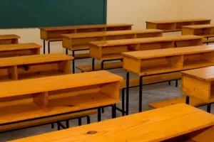 लोगों ने जीर्ण-शीर्ण सरकारी स्कूल का 18 लाख रुपये जुटाकर कराया पुनर्निर्माण