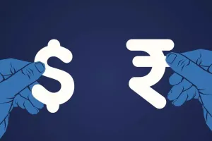 अमेरिकी डॉलर के मुकाबले रुपया सात पैसे गिरकर 82.25 पर 