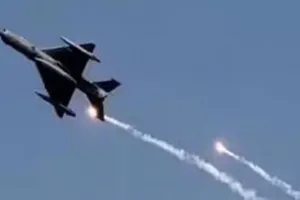 यूक्रेन के कई क्षेत्रों में हवाई हमले की चेतावनी जारी, रातभर बजते रहे सायरन