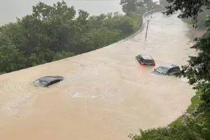 America Flood: न्यूयॉर्क में भारी बारिश के कारण आई बाढ़, एक की मौत...चेतावनी जारी
