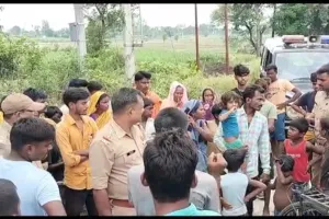 बहराइच: कदम पुलिया से नहर में गिरी महिला, गोताखोरों ने शुरू की तलाश