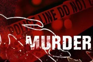 बाराबंकी: बरसात के पानी को लेकर हुआ विवाद, फावड़े से हमला कर महिला को उतारा मौत के घाट, पांच गंभीर 