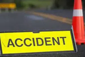 मुजफ्फरनगर में भीषण हादसा: अनियंत्रित कार पेड़ से टकराई, पति-पत्नी की दर्दनाक मौत, तीन घायल