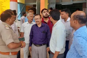 संभल: पिकअप की टक्कर से बाइक सवार महिला की मौत, पति व भतीजी गंभीर