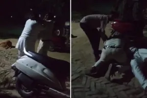 रामपुर : नशे में धुत विद्युतकर्मी ने उपभोक्ता को गिरा-गिरा के पीटा, देखिए VIDEO