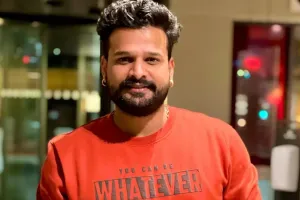 Ritesh Pandey के गाने ने  100 मिलियन व्यूज के साथ माचाया धमाल, रोमांस से भरा वीडियो आपने देखा क्या?