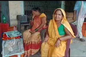 रायबरेली: सवा कुंटल टमाटर लेकर ऑटो रिक्शा चालक हुआ रफूचक्कर