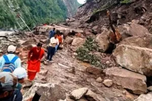 Tanakpur News: 13वें दिन भी नहीं खुल पाया पूर्णागिरि मार्ग, श्रद्धालु परेशान