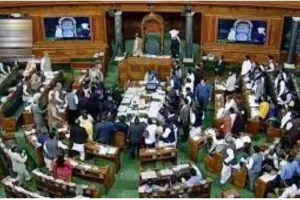 मणिपुर के मुद्दे पर सदन में विपक्ष का जोरदार हंगामा, लोकसभा की कार्यवाही दो बजे तक स्थगित