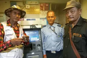 रामनगर: एटीएम से निकला सांप, मचा हड़कंप