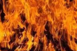 ओएसएमसीएल गोदाम में लगी भीषण आग, लाखों रुपये की कोविड दवाएं और अन्य सामग्रियां जलकर खाक