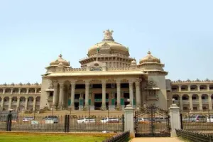 कर्नाटक विधानसभा में बजट पेश, चुनावी गारंटी के लिए 52,000 करोड़ रुपये का प्रावधान 