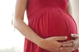 गर्भावस्था में टीकाकरण: गंभीर बीमारी और कोविड​​​​-19 से मृत्यु का खतरा कम, जन्म के 6 माह तक शिशु की सुरक्षा 