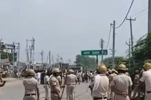 हरियाणा: मेवात में भिड़े दो गुट, पथराव और फायरिंग, इलाके में तनाव 