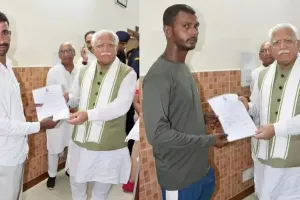 करनालः खट्टर ने बाढ़ मृतकों के परिजनों को दी 24 लाख की सहायता राशि