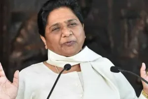 उदित राज पर मायावती का पलटवार, कहा- दलबदलू लोग अपने आकाओं को खुश करने के लिए करते हैं अनर्गल बयानबाजी