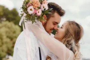 शादीशुदा होकर भी ऐसे ले सकते हैं सिंगल लाइफ का मजा, अब आ गया वीकेंड मैरिज का ट्रेंड