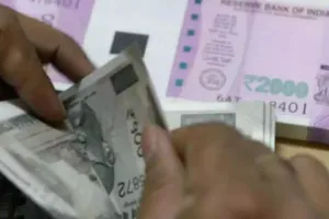 रुपया शुरुआती कारोबार में छह पैसे की बढ़त के साथ 82.55 प्रति डॉलर पर पहुंचा 