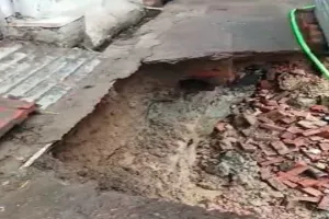 लखनऊ के इस इलाके में मकान कराये गये खाली, हादसे की आशंका पर प्रशासन ने लिया फैसला