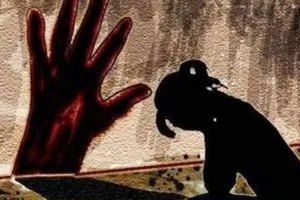 11 साल की मासूम से दरिंदगी, गैंगरेप के बाद हैवानों ने प्राइवेट पार्ट में डाली 14 इंच लंबी लकड़ी, आरोपियों के घरों पर चला बुलडोजर