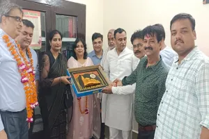 रायबरेली: चिकित्सक की पुण्यतिथि पर लगा वृहद शिविर, चिकित्सकों और वरिष्ठजनों को किया गया सम्मानित 