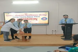 गोरखपुर: ऐतिहासिक स्थलों से मिट्टी लाकर स्थापित किया अमृत कलश