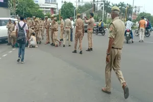 69000 शिक्षक भर्ती: आरक्षित वर्ग के अभ्यर्थियों ने किया मुख्यमंत्री आवास का घेराव