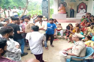 सीतापुर: शरारती तत्वों ने खंडित की अंबेडकर की प्रतिमा, ग्रामीणों में आक्रोश