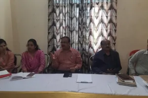 सीतापुर: नैमिष कॉरिडोर की तैयारियां तेज, प्रारुप एक पर भू स्वामियों से कराए गए दस्तख़त