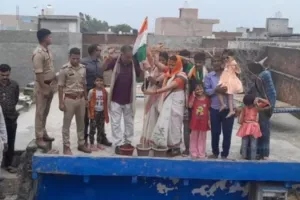 सीमा हैदर ने लगाए पाकिस्तान मुर्दाबाद, सचिन संग घर पर फहराया तिरंगा, वीडियो वायरल