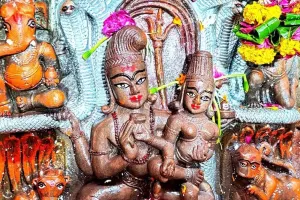 भगवान नागचंद्रेश्वर का वर्ष में एक बार नागपंचमी पर होता हैं दर्शन 