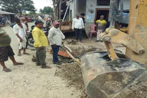  अयोध्या: जेसीबी से कटी 33 और 11 हजार केवीए लाइन, कई इलाकों में बिजली गुल