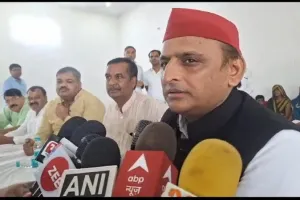  सैफई में बोले अखिलेश यादव- गठबंधन पर पूरे देश की जनता को भरोसा, भाजपा ने दिया धोखा 