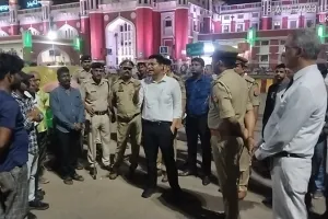 लखनऊ: स्टेशन निदेशक ने चलाया अभियान, सर्रकुलेटिंग एरिया में खड़ी 32 अवैध वाहनों का चालान