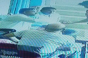 प्रतापगढ़: सफाई के बहाने टप्पेबाजों ने व्यवसायी के घर से उड़ाए कीमती आभूषण, सीसीटीवी में कैद हुई घटना