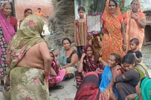 सुल्तानपुर: दो बाइकों की आमने-सामने भिड़ंत, एक युवक की मौत, तीन घायल