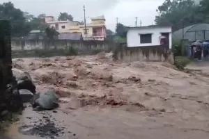 हल्द्वानी: नालों में बनते रहे मकान, सोते रहे हुक्मरान...