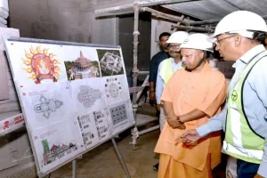 अयोध्या में सीएम योगी ने किये रामलला के दर्शन, मंदिर निर्माण कार्यों की ली जानकारी  