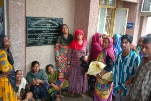 बहराइच : जमीनी विवाद में भांजे ने मामा पर भाले से किया हमला, मौत