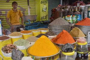 हल्द्वानी: मसालों की कीमतों में उछाल से किराना बाजार में छाया सन्नाटा        