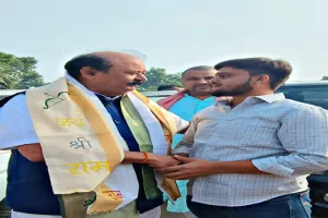 अयोध्या : पूर्णेश मोदी ने रामलला से मांगी राहुल गांधी से लड़ने की ताकत