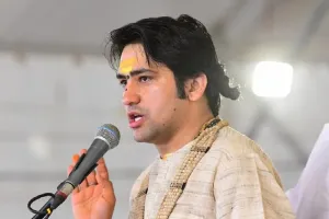 बाराबंकी : बागेश्वर धाम के प्रमुख धीरेंद्र शास्त्री पर आपत्तिजनक पोस्ट डालने के आरोप में अधिवक्ता गिरफ्तार