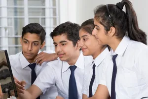 छात्र अब घर बैठे कर सकेंगे स्कूल की पढ़ाई, सिर्फ लिखित परीक्षा के लिए जाना पड़ेगा स्कूल 