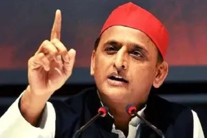 भाजपा राज में स्वास्थ्य सेवायें ध्वस्त, अखिलेश यादव बोले- न इलाज मिल रहा है न दवा