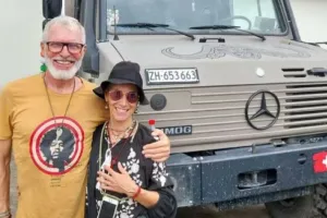 ऋषिकेश: घुमक्कड़ी का ऐसा चढ़ा सुरूर की कैंपर वैन से आ पहुंचे भारत 