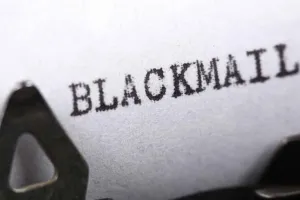 रुद्रपुर: ब्याज पर पैसा देने का झांसा देकर लोगों को किया BlackMail, 400 से अधिक लोगों को बना चुका है शिकार
