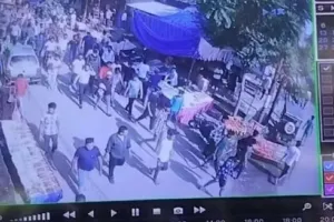 रुड़की: सामान खरीदते वक्त दो पक्ष भिड़े, क्षेत्र में बढ़ा तनाव का माहौल 