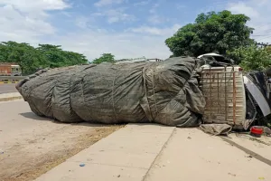 अयोध्या: अनियंत्रित होकर घर में घुसा ट्रक, दो घायल