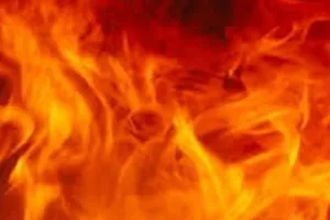 लखनऊ: आपदा प्रबंधन प्राधिकरण के दफ्तर में लगी भीषण आग, कई उपकरण और फर्नीचर जले 