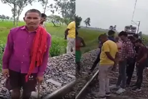 प्रयागराज: टला बड़ा रेल हादसा, टूटी पटरी देख किसान ने गम्छा लहराकर रोकी गंगा गोमती एक्सप्रेस
